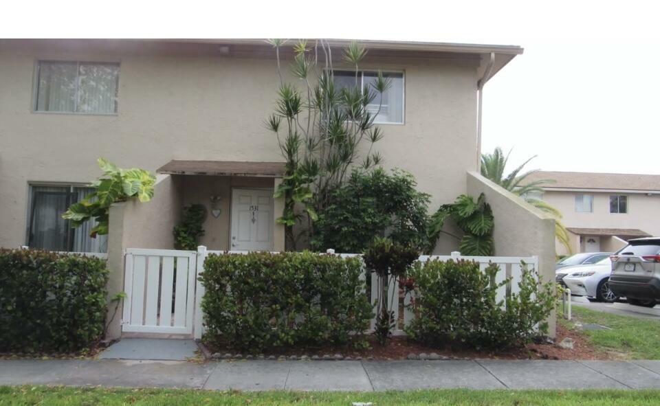 Property Photo: 1531 NW 80 Avenue I FL 33063