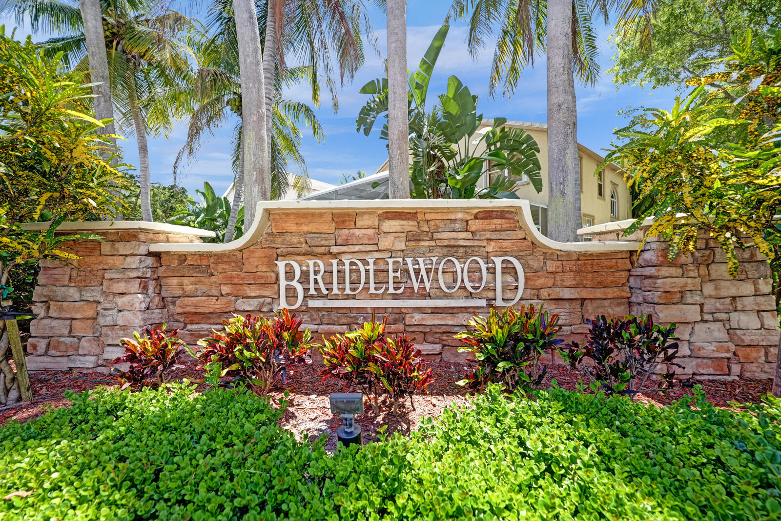 Property Photo:  7929 Ambleside Way  FL 33467 