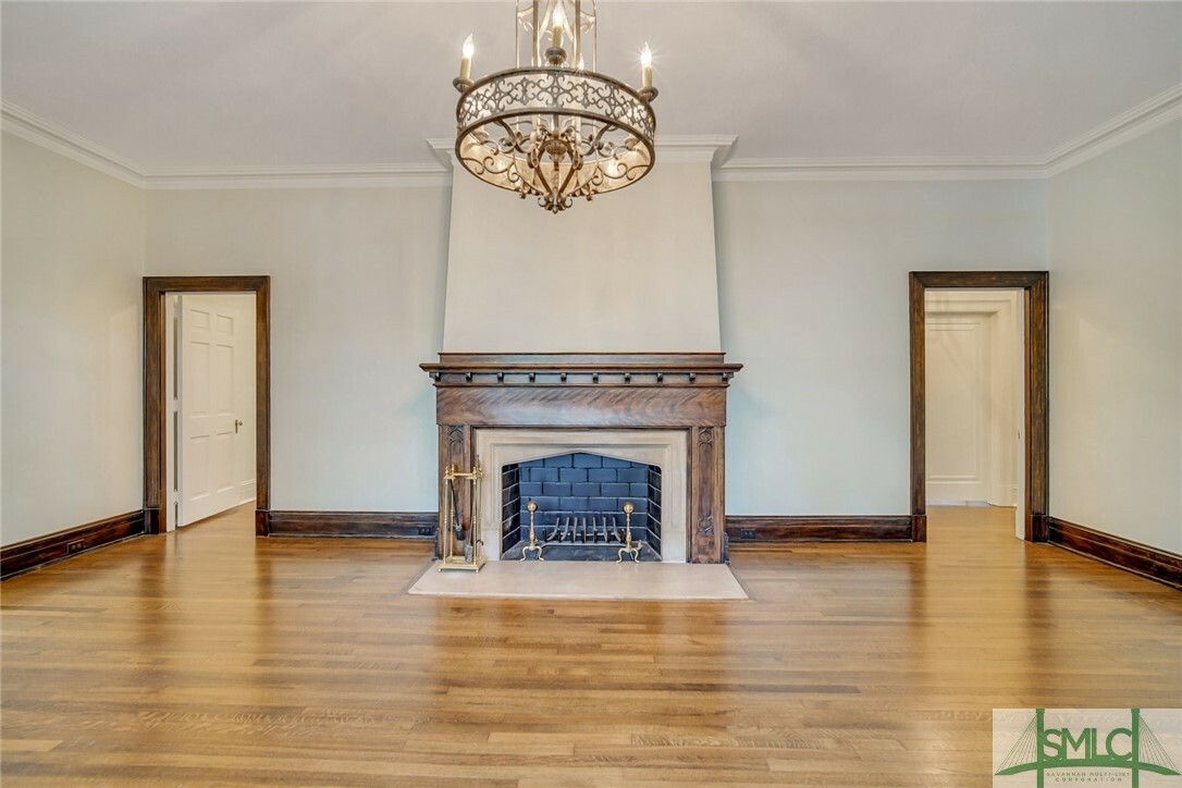 Property Photo: 302 E 46th Street GA 31405