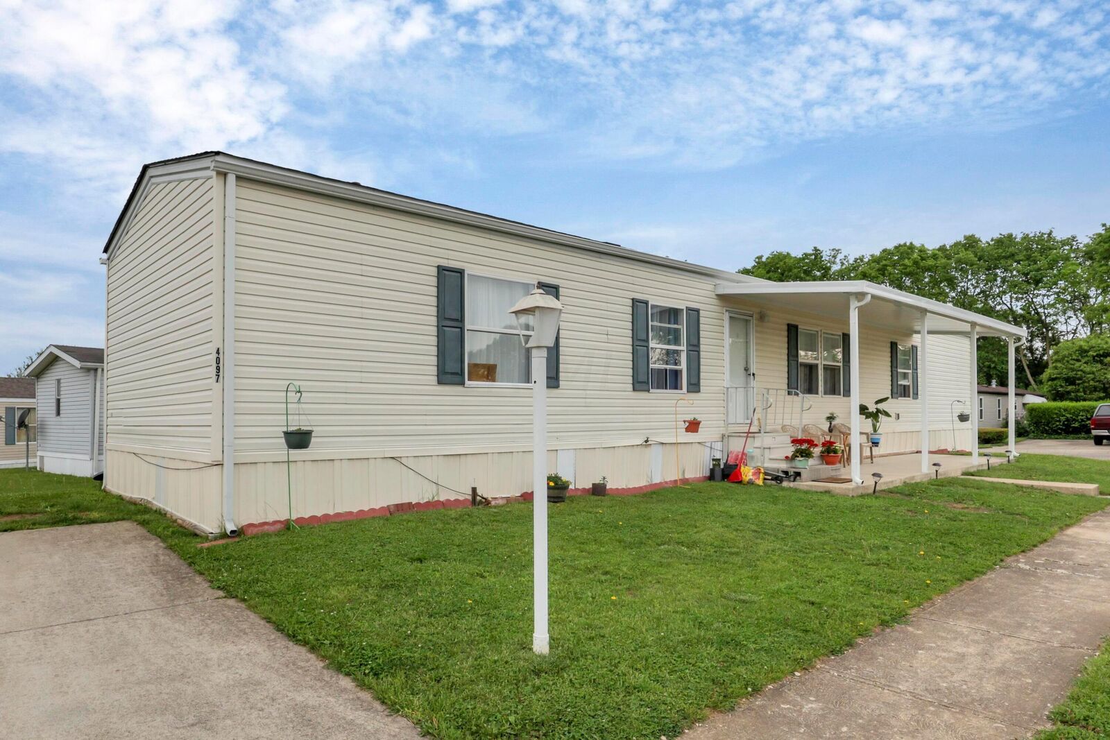 Property Photo:  4097 Martinsburg Drive  OH 43207 