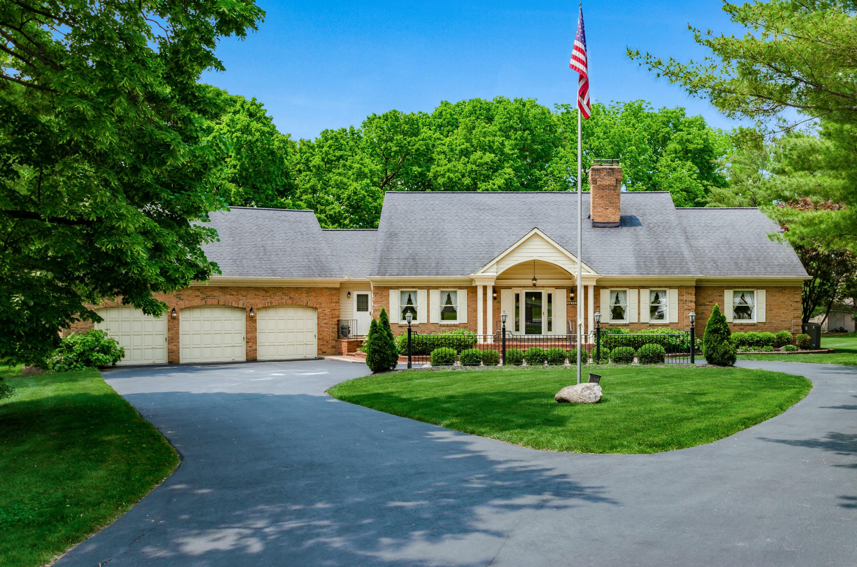 Property Photo: 3874 Rushmore Drive OH 43220