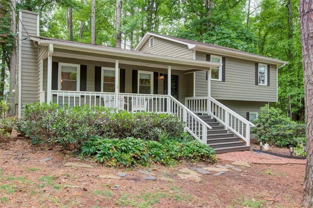 Property Photo:  944 Hardy Circle  GA 30157 