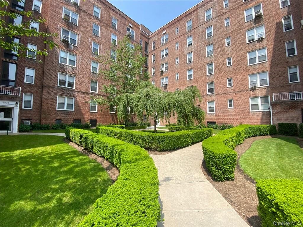 Property Photo:  5645 Netherland Avenue 6D  NY 10471 
