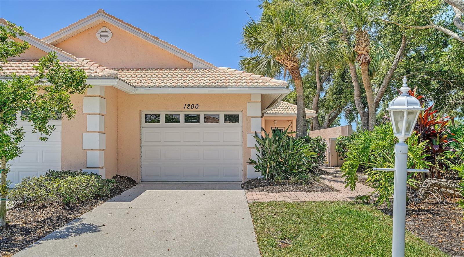 Property Photo: 1200 Berkshire Circle FL 34292