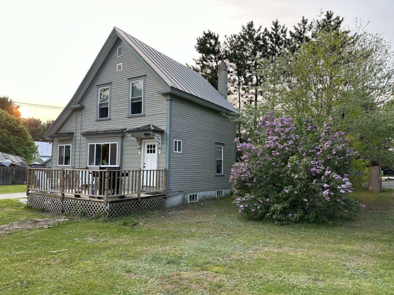 Property Photo:  18 Lowe Street  ME 04950 