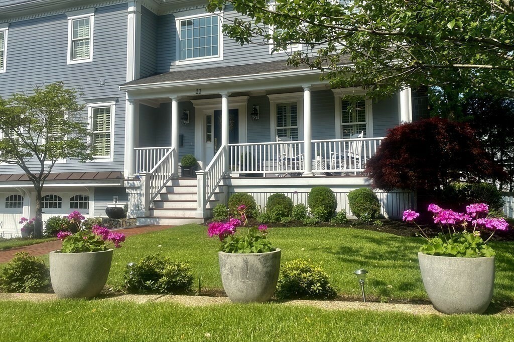 Property Photo:  11 Wickham Rd  MA 01890 