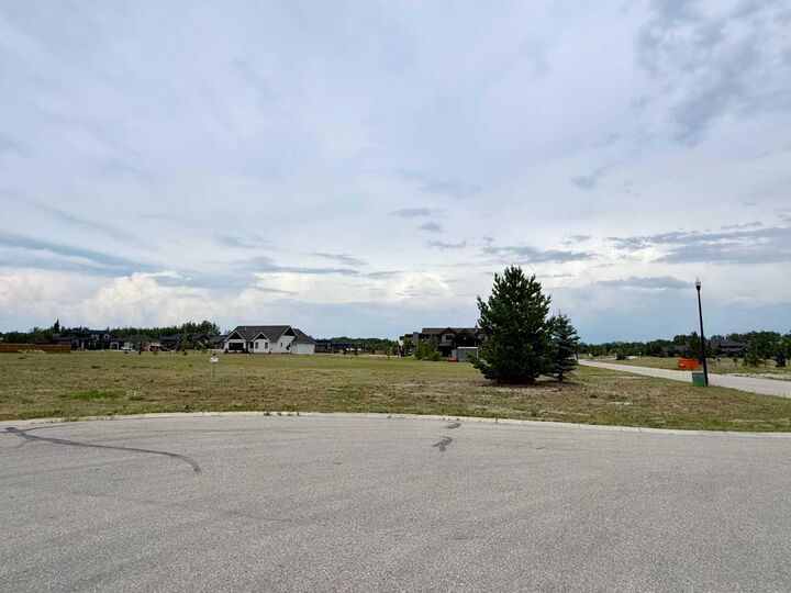 7948 Creekside Drive — photo 1