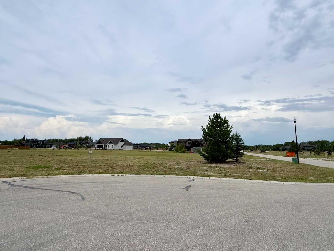 Property Photo: 7948 Creekside Drive AB T8W 0H3