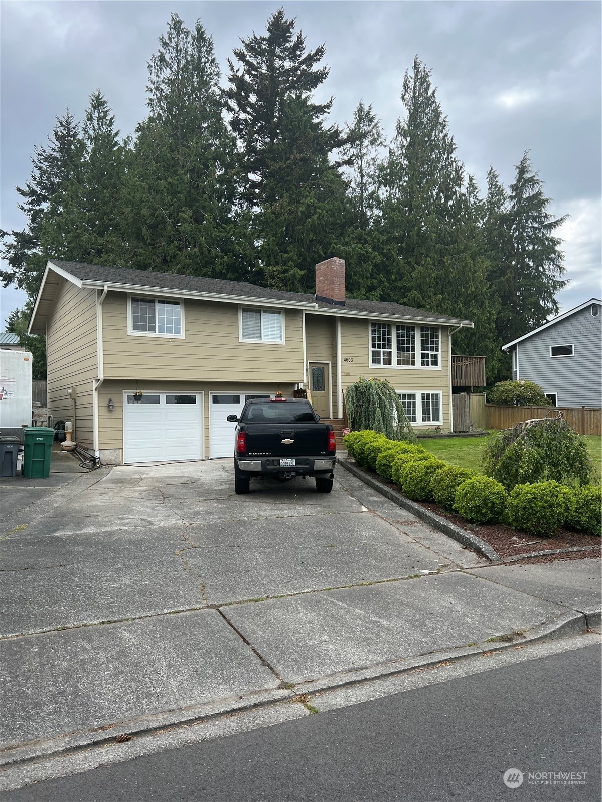 Property Photo:  4603 Glasgow Way  WA 98221 