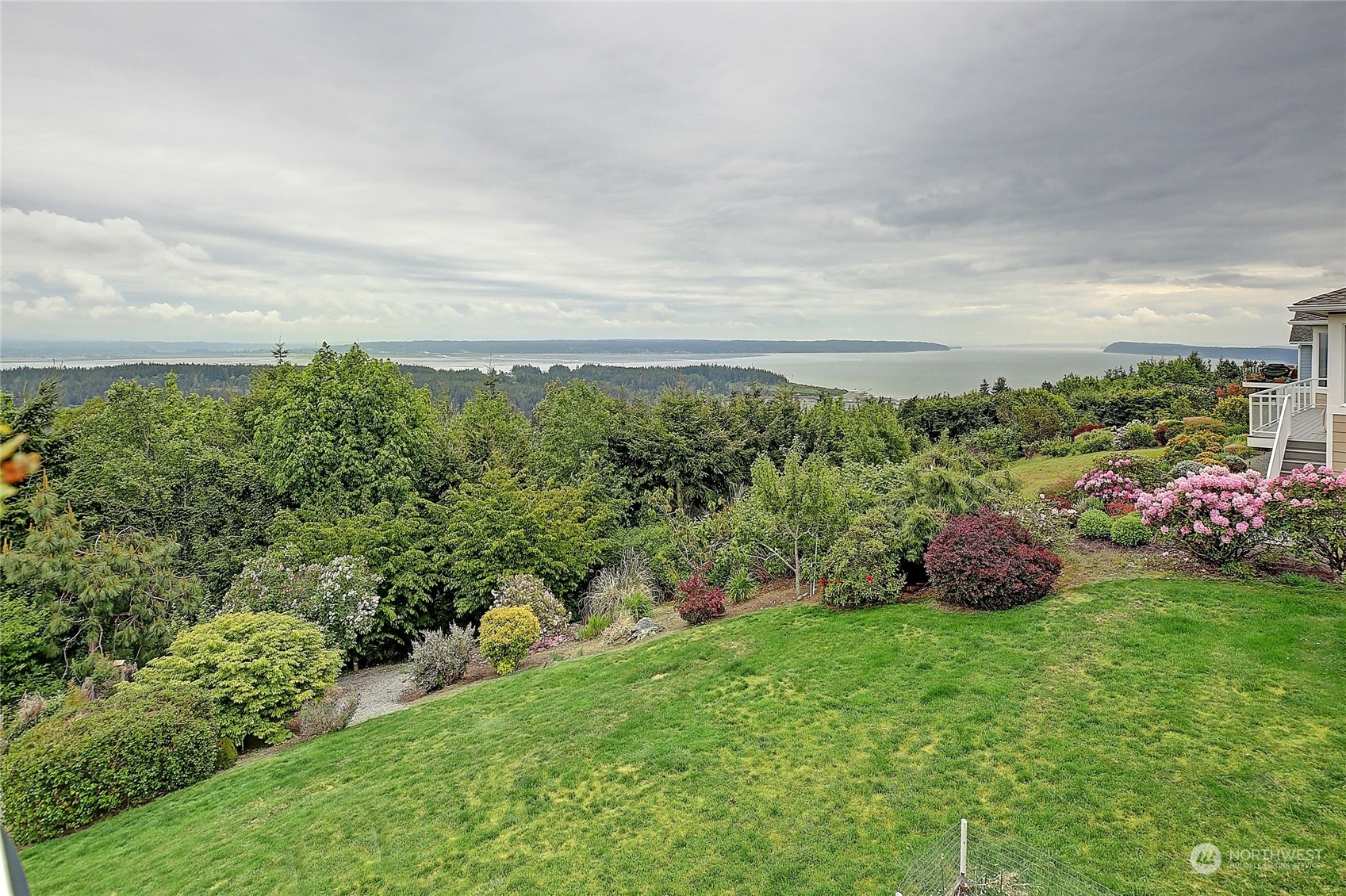 Property Photo:  139 Glacier Peak Drive  WA 98282 