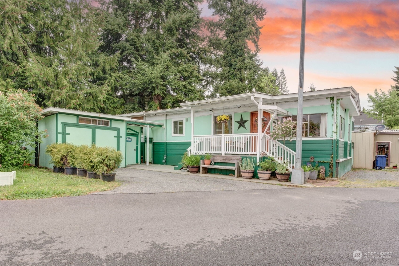 Property Photo:  14322 Admiralty Way 110  WA 98087 