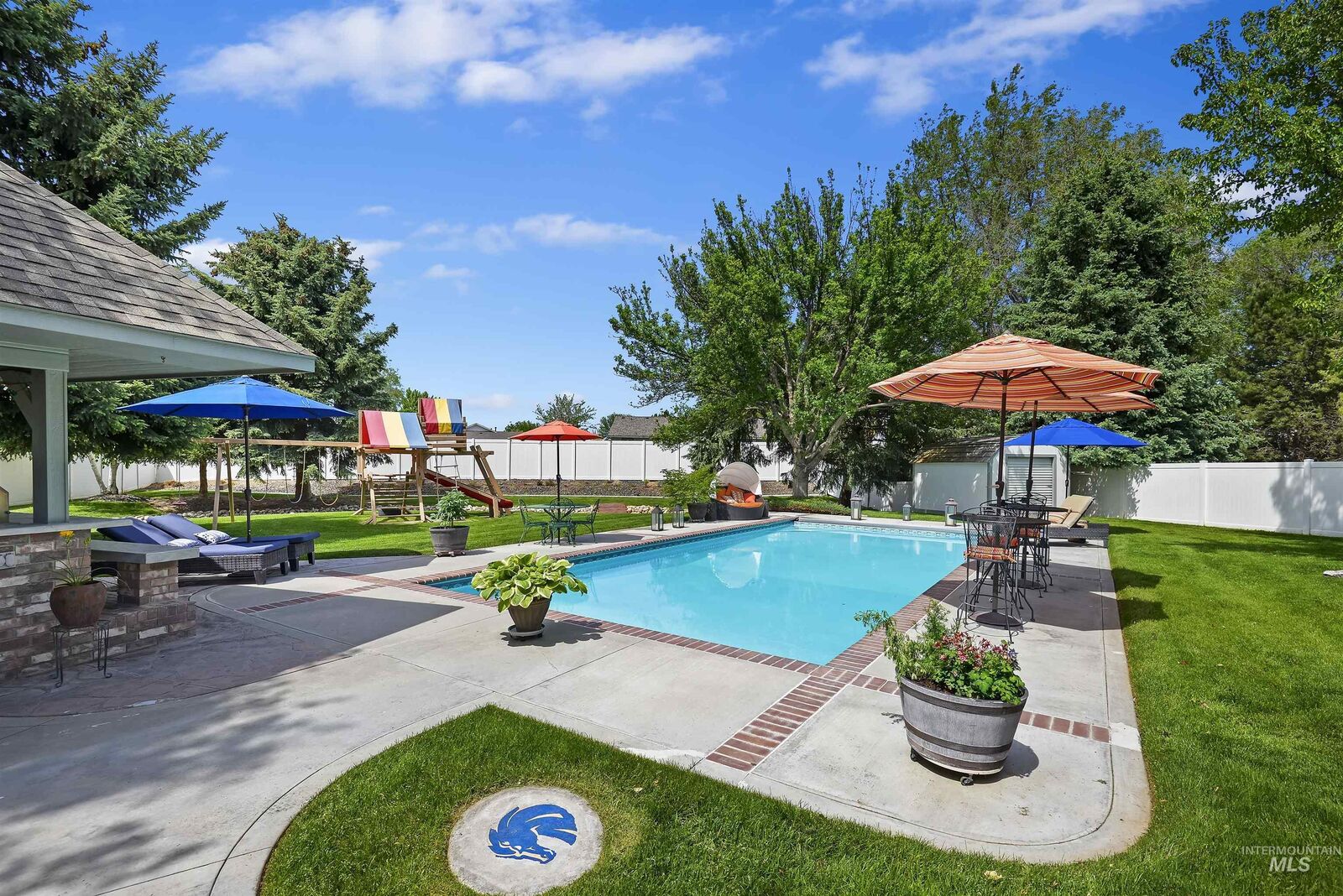 Property Photo:  2506 Klamath Court  ID 83686