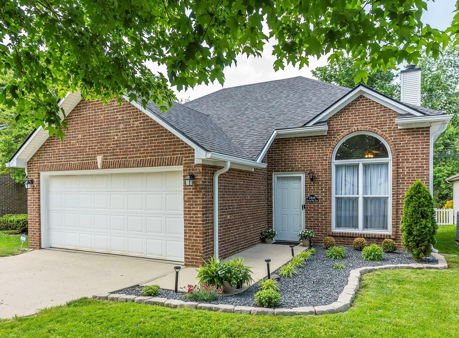 Property Photo:  2848 Gateway Park Lane  KY 40511 