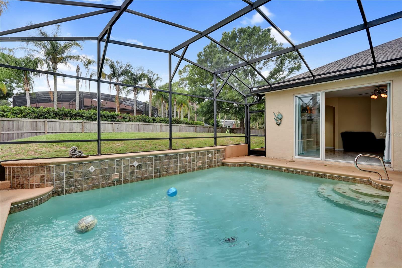 Property Photo: 986 Lake Charm Dr FL 32765