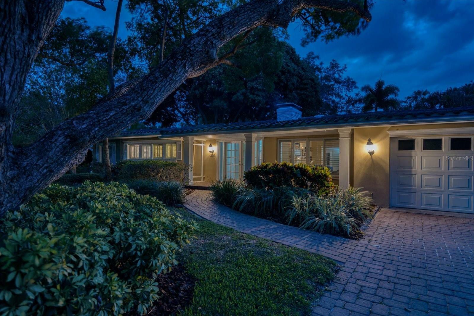Property Photo: 209 Ponce De Leon Boulevard FL 33756