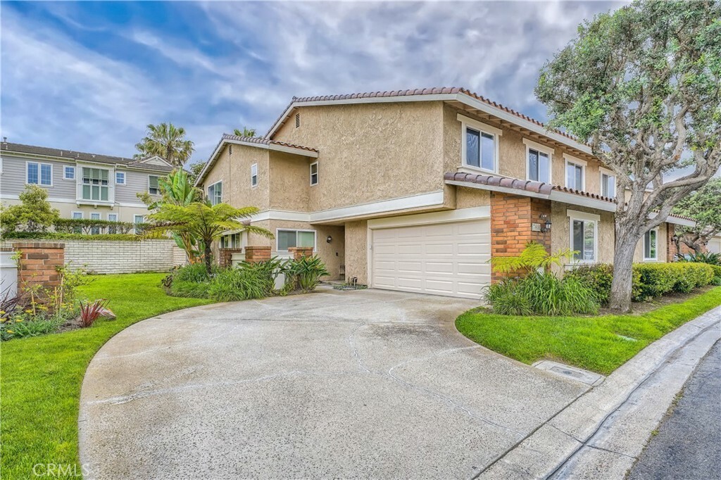 Property Photo:  7806 Seabreeze Drive  CA 92648 