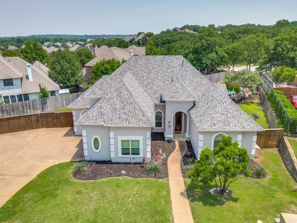 Property Photo:  611 Burnet Drive  TX 76248 
