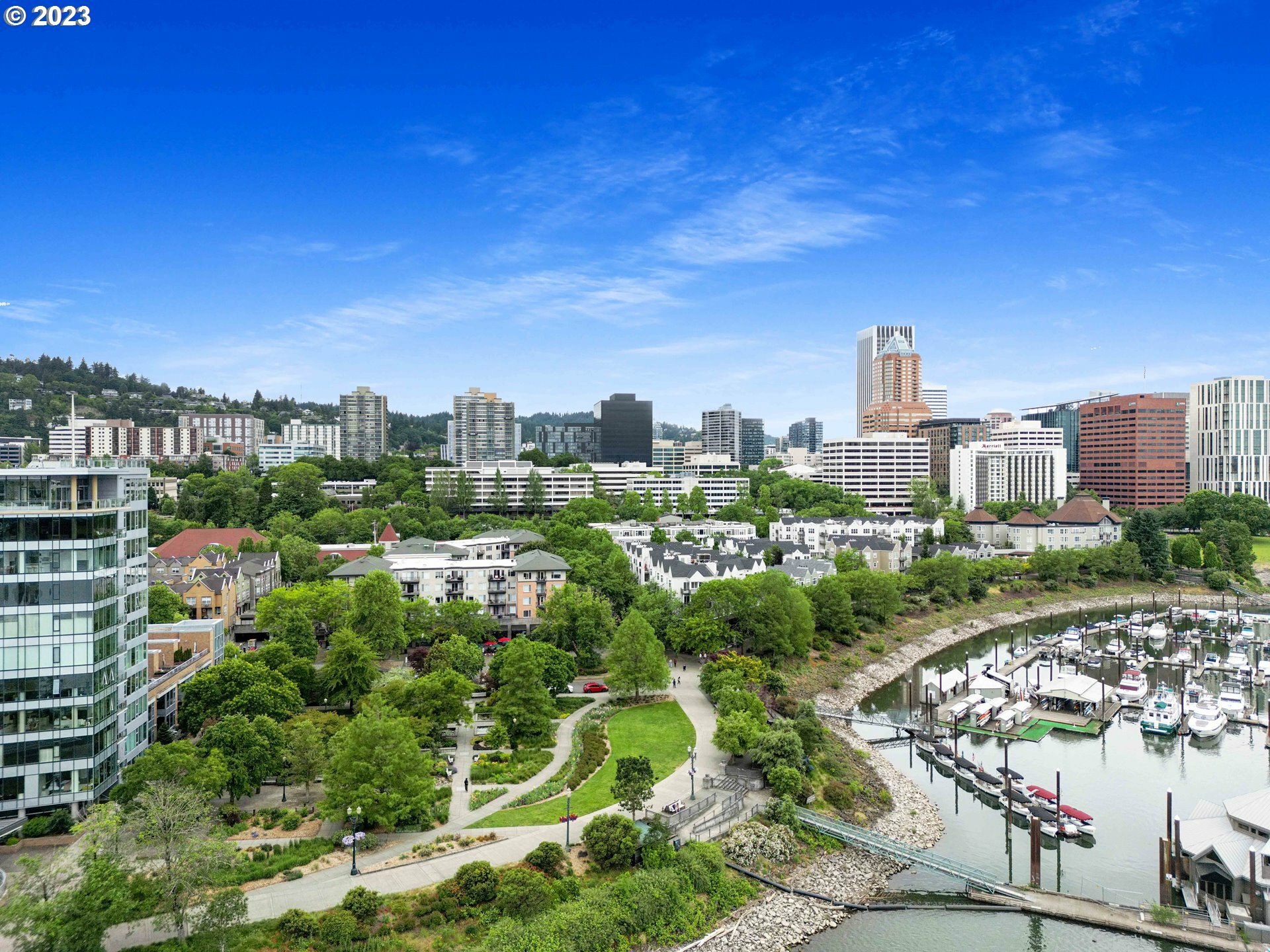 Property Photo: 305 S Montgomery St 406 OR 97201