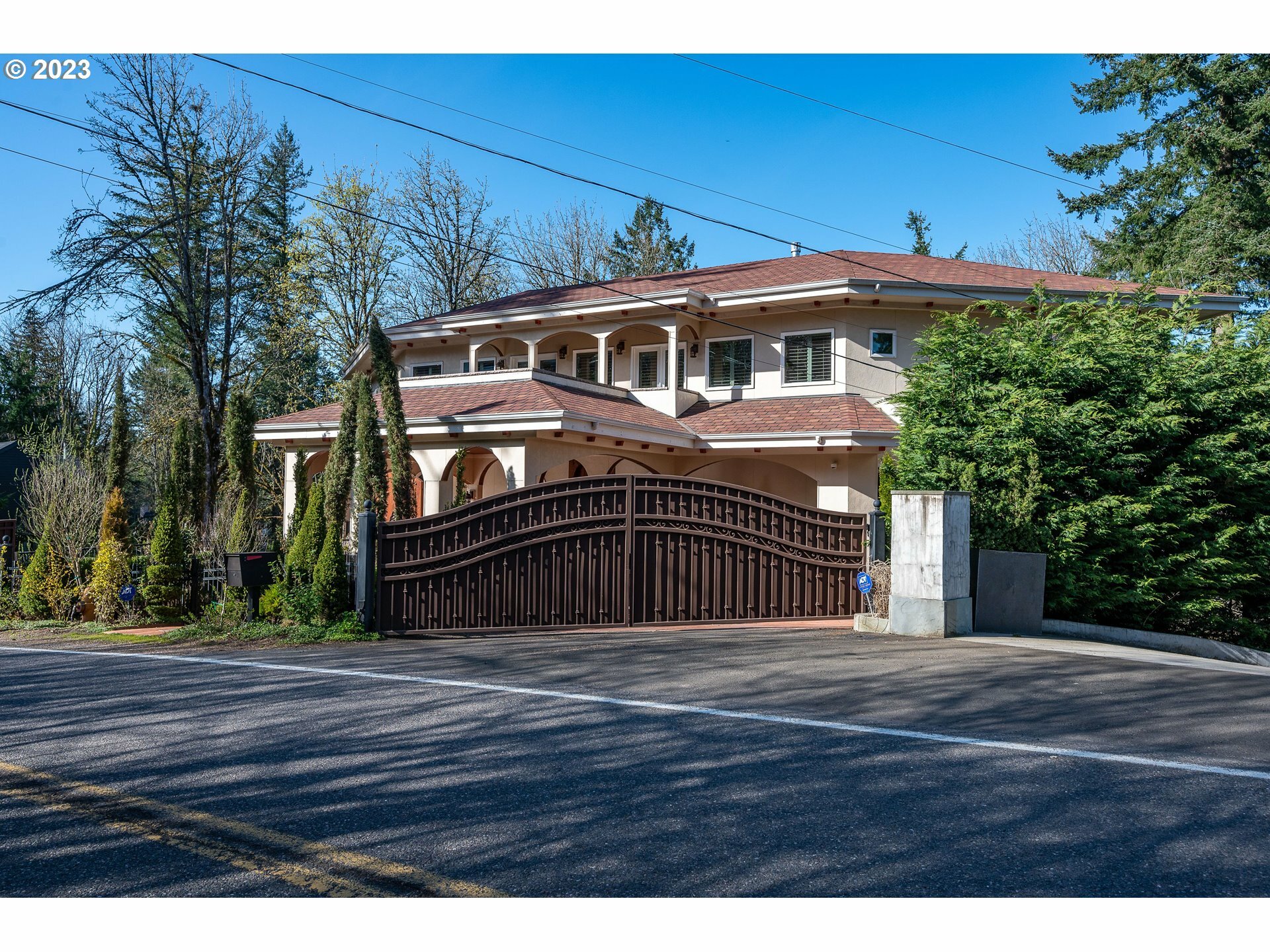 Property Photo: 3100 SW Fairmount Blvd OR 97239