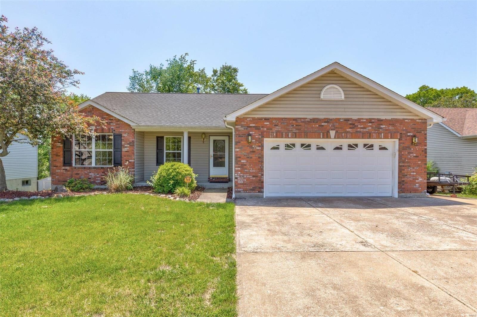 Property Photo:  127 Williamsburg Drive  MO 63019 