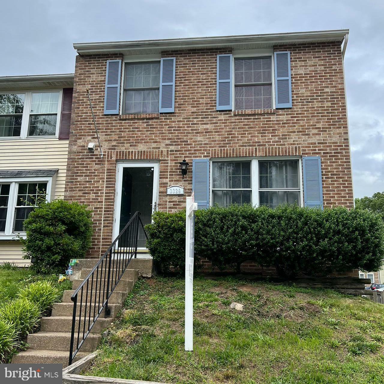 Property Photo:  3329 Wyndale Ct  VA 22192 