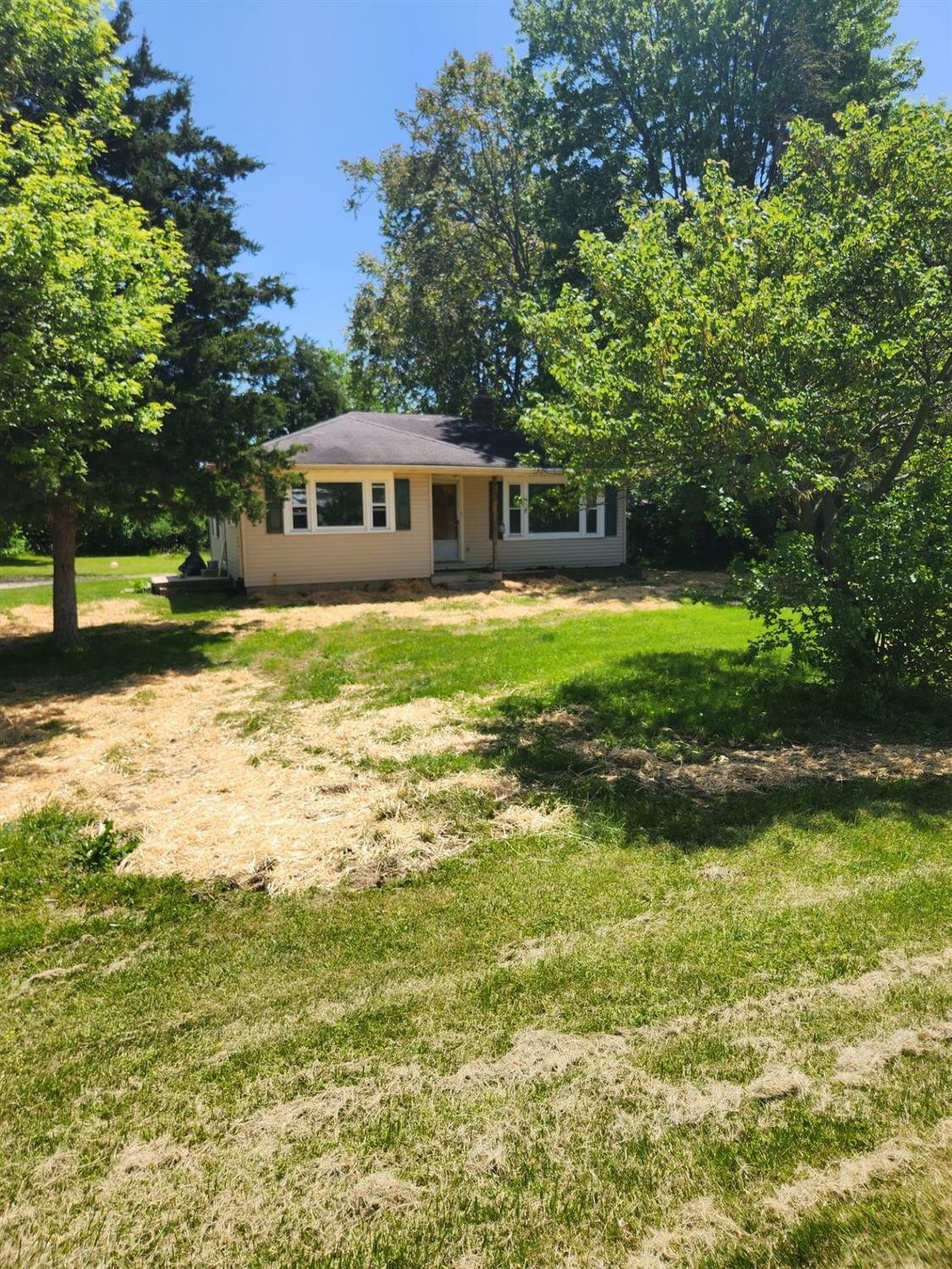 Property Photo:  325 Eaton Lewisburg Rd  OH 45320 