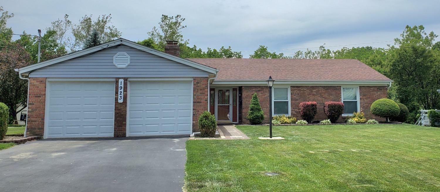 Property Photo: 1923 Centerbrook Ct OH 45240