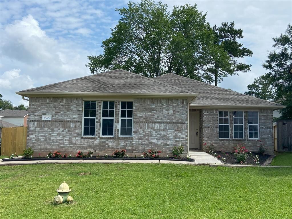 Property Photo:  5030 Deerpath Drive  TX 77303 