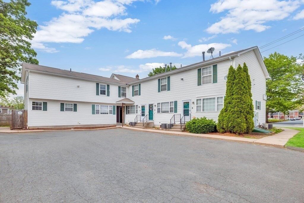 Property Photo: 119 Union St 3 MA 01085