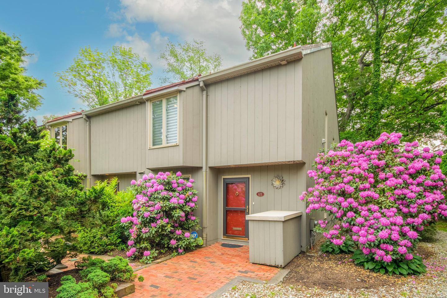 Property Photo:  122 The Mews  NJ 08033 