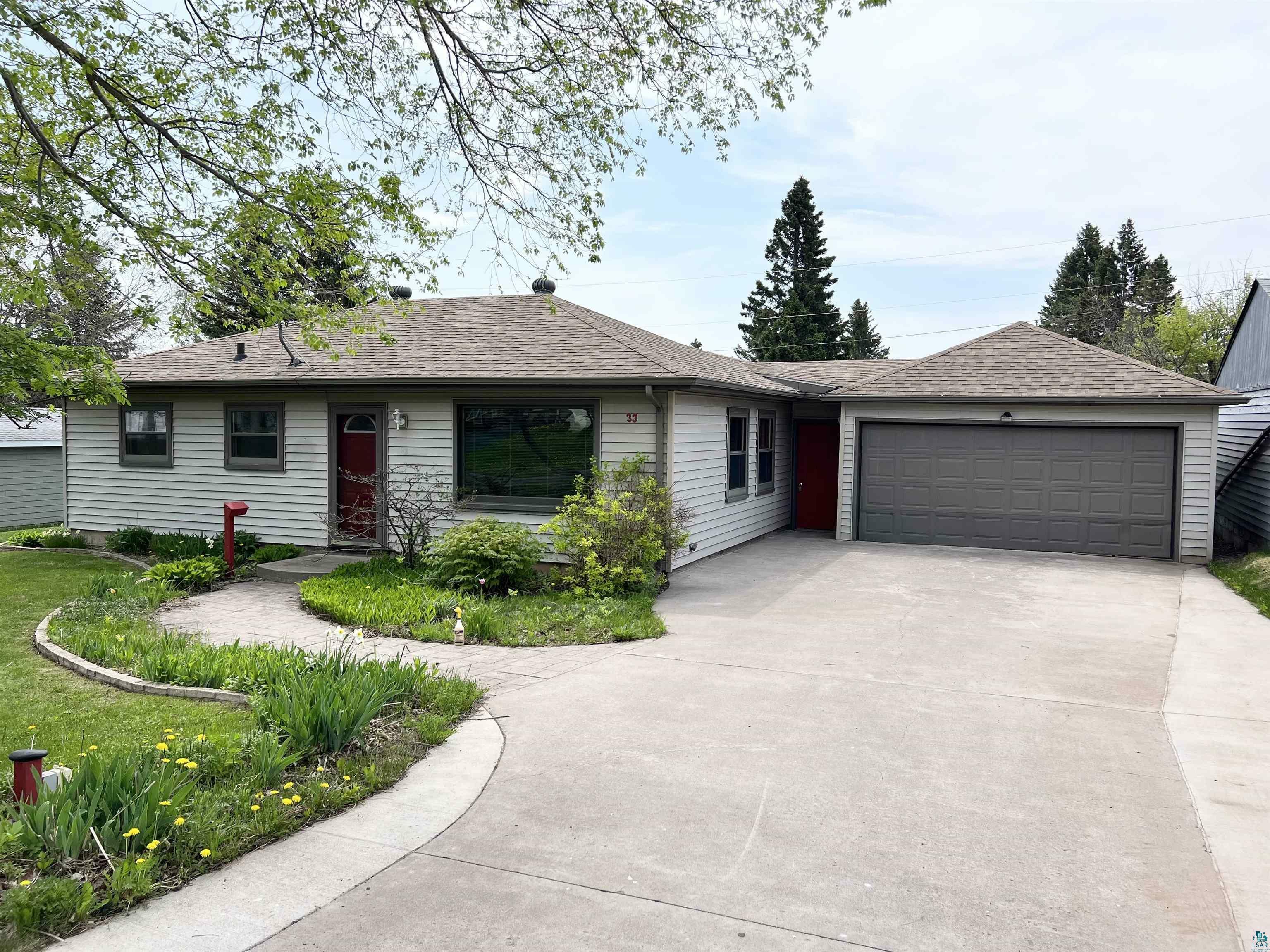 Property Photo:  33 Davis Dr  MN 55614 