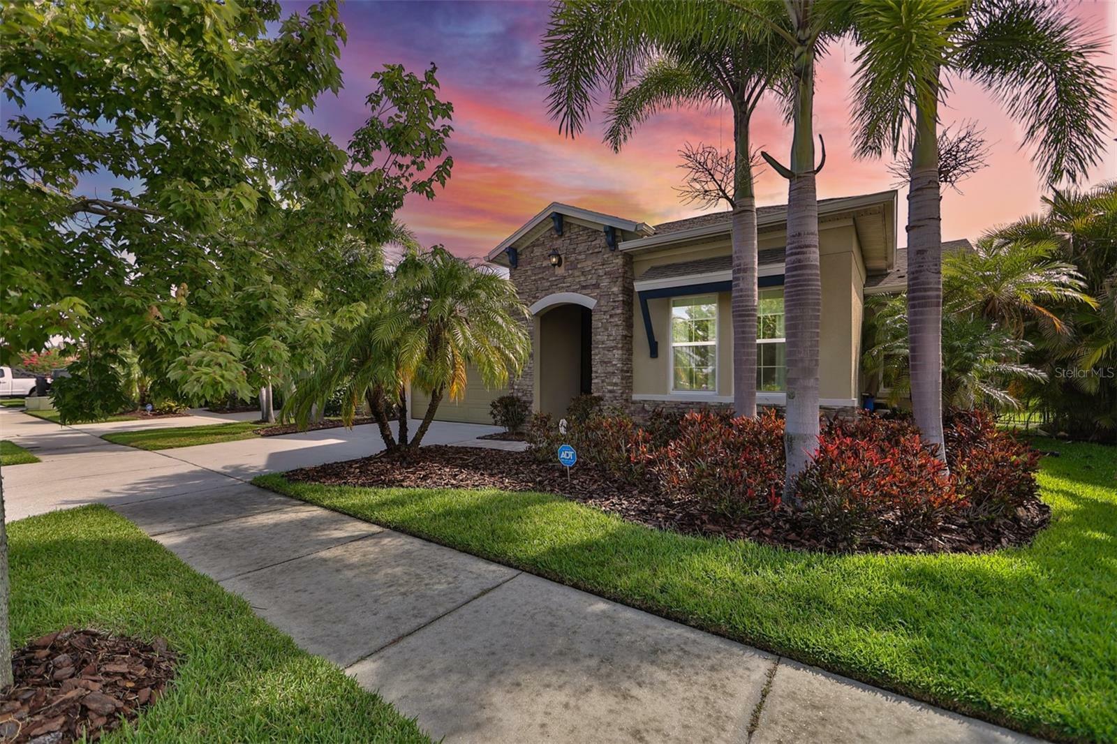 Property Photo:  6407 Blue Sail Lane  FL 33572 