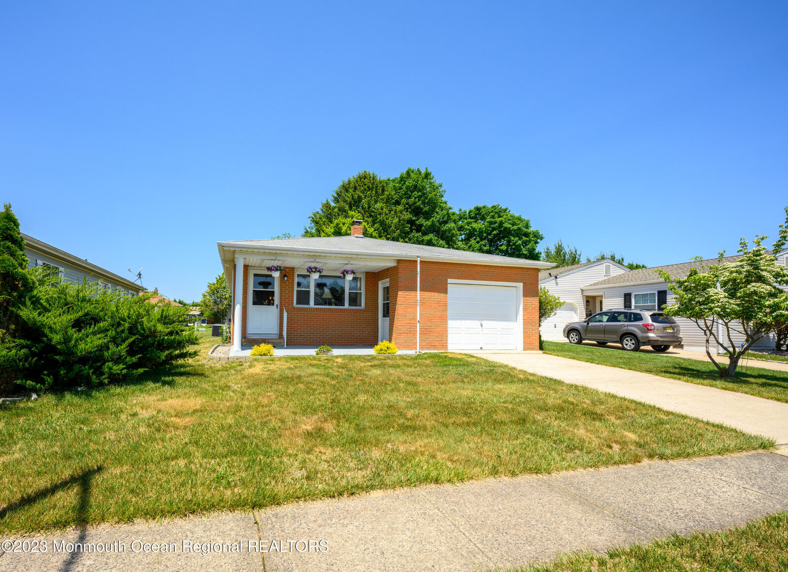 Property Photo:  8 San Juan Court  NJ 08757 