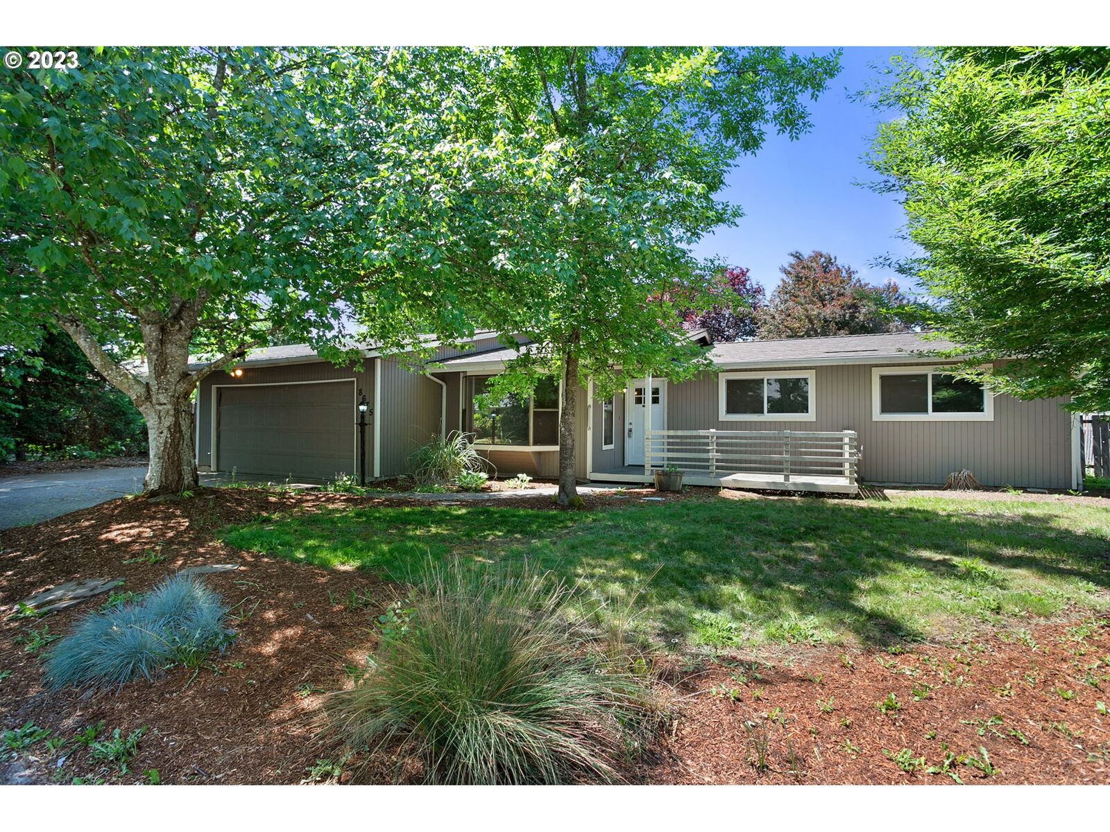 Property Photo: 8675 SW 75th Ave OR 97223