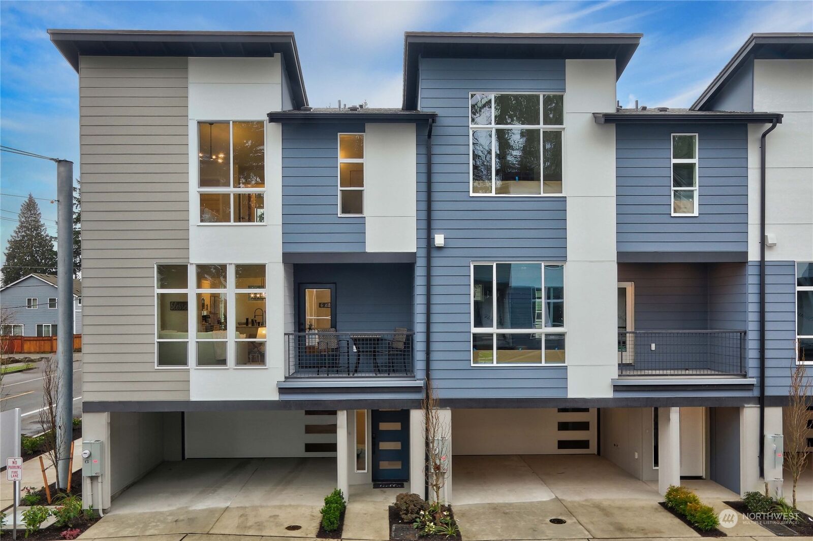 Property Photo: 13710 Ash Way B2 WA 98204