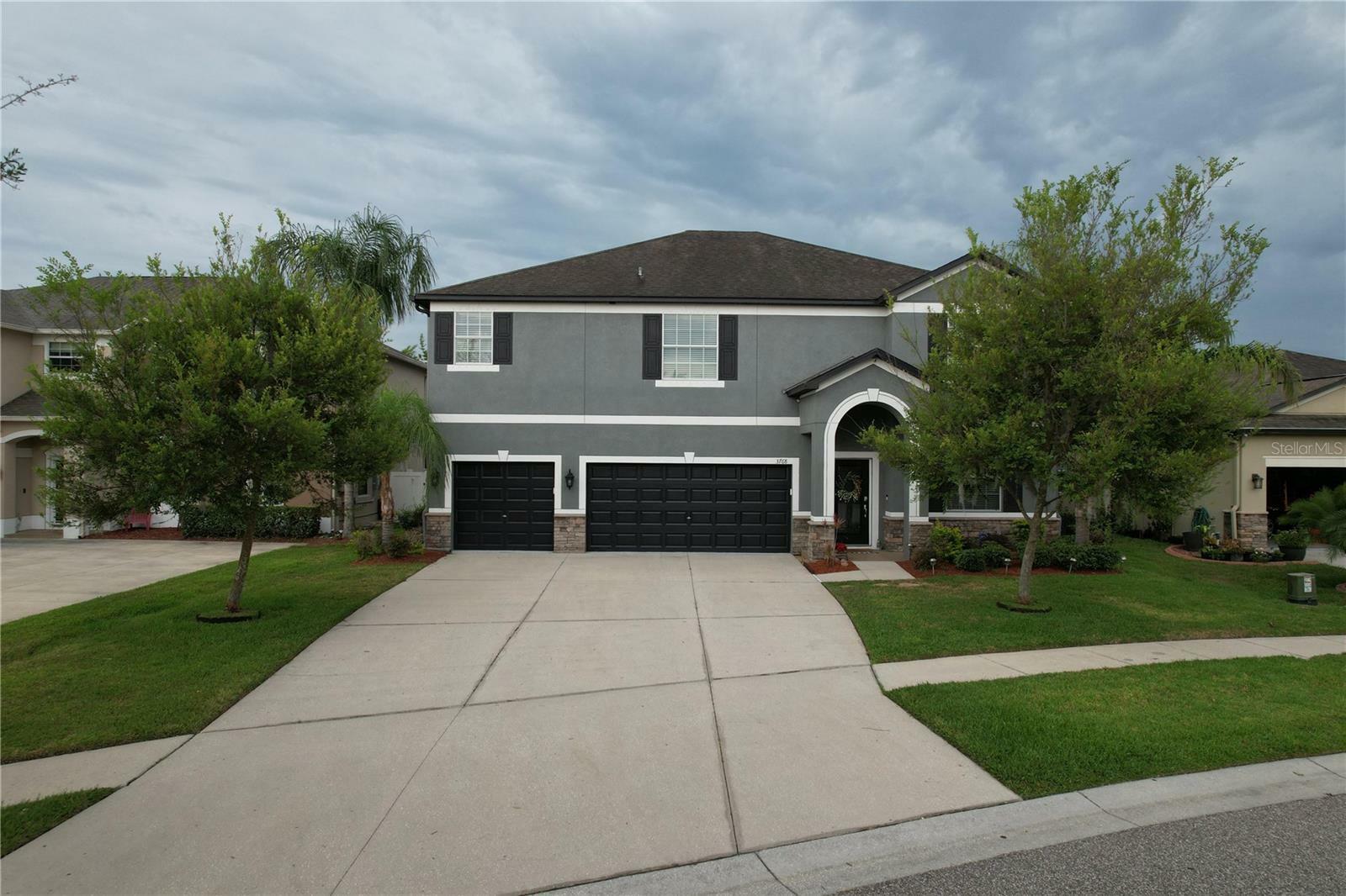 Property Photo: 3768 Round Table Court FL 34638