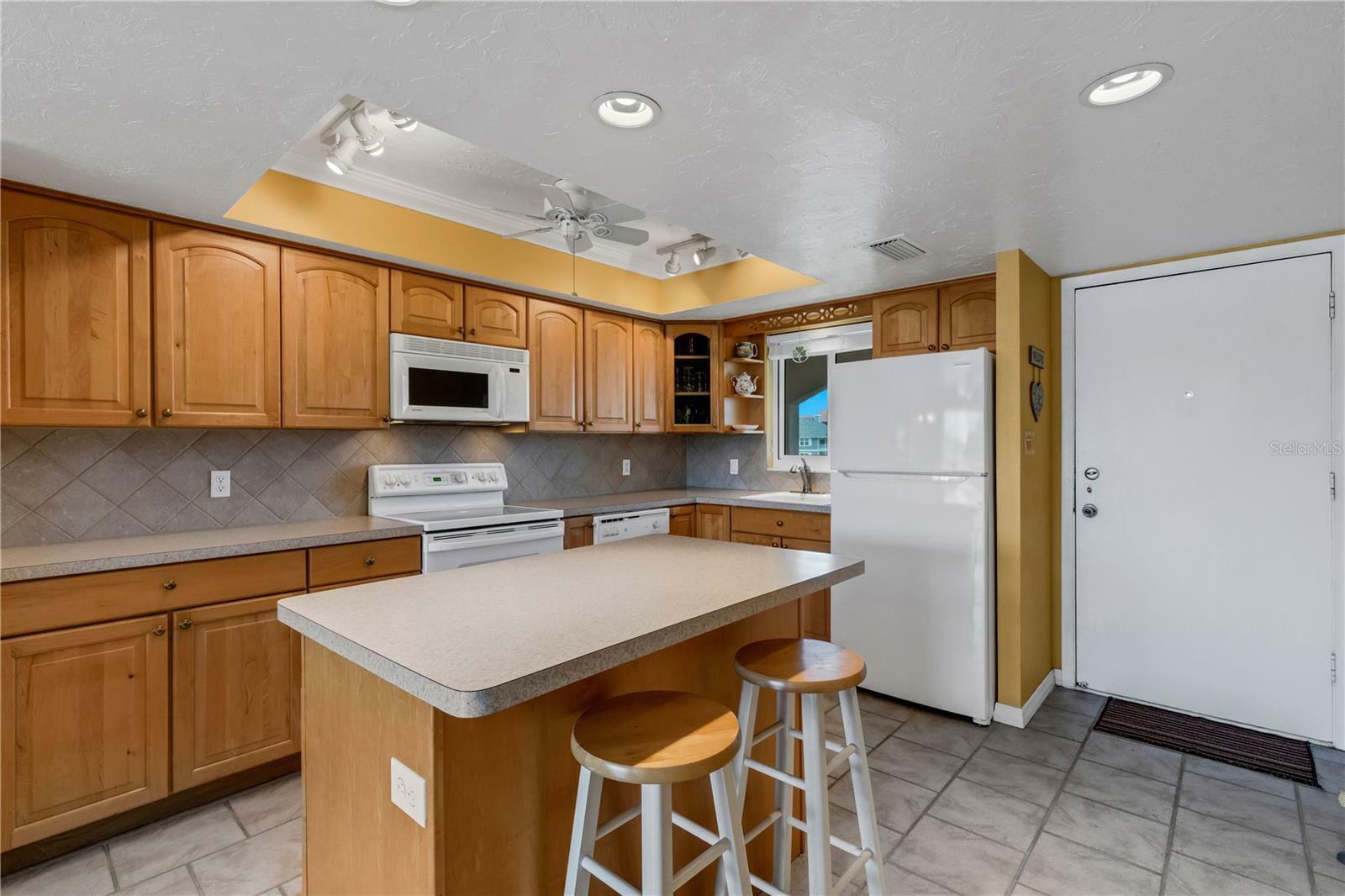 Property Photo:  6470 Hollywood Boulevard 308  FL 34231 