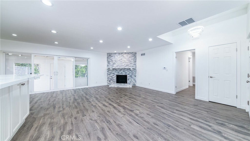 Property Photo:  12807 Arminta Street  CA 91605 