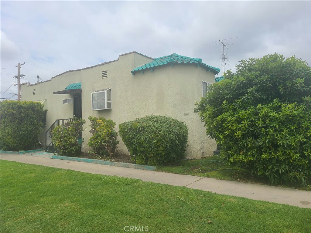 Property Photo: 701 E 80th Street CA 90001