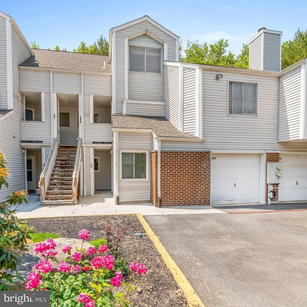 Property Photo: 204 Michelle 100 DE 19711