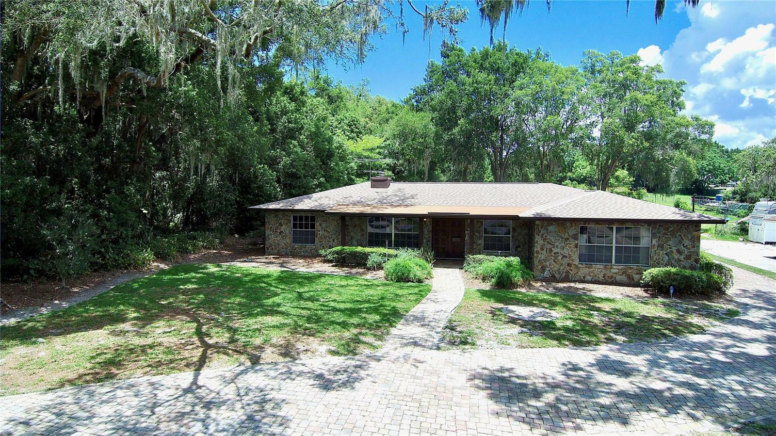 Property Photo:  202 E Silver Star Road  FL 34761 