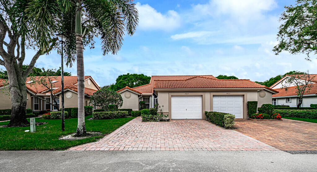 Property Photo:  7827 Majestic Palm Drive  FL 33437 