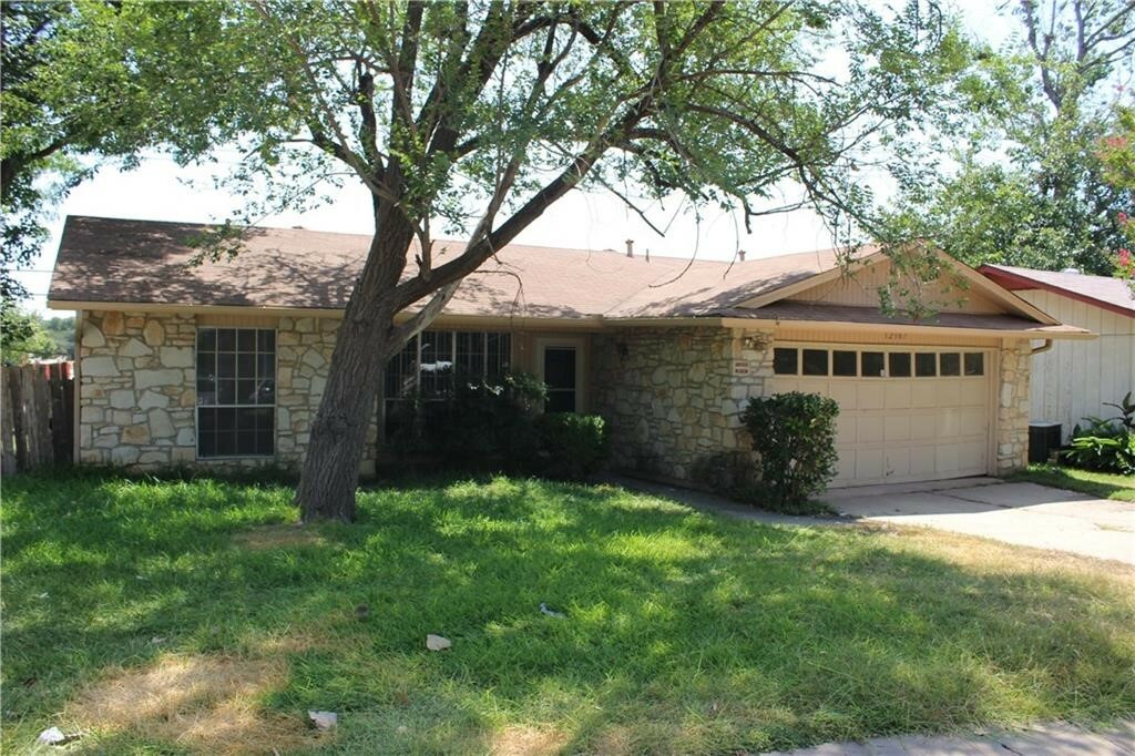 Property Photo:  12307 Old Stage Cove  TX 78750 