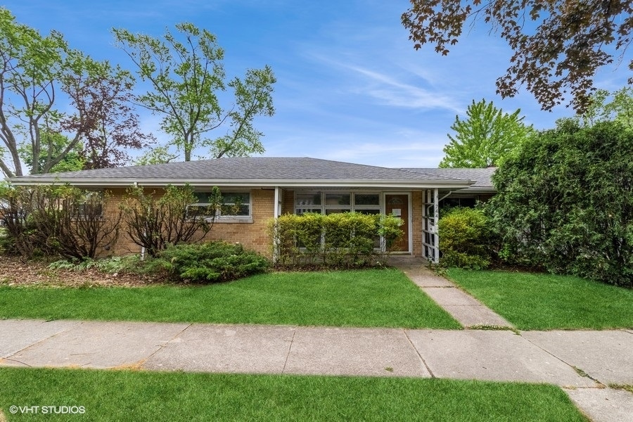 Property Photo:  744 Park Plaine Avenue  IL 60068 