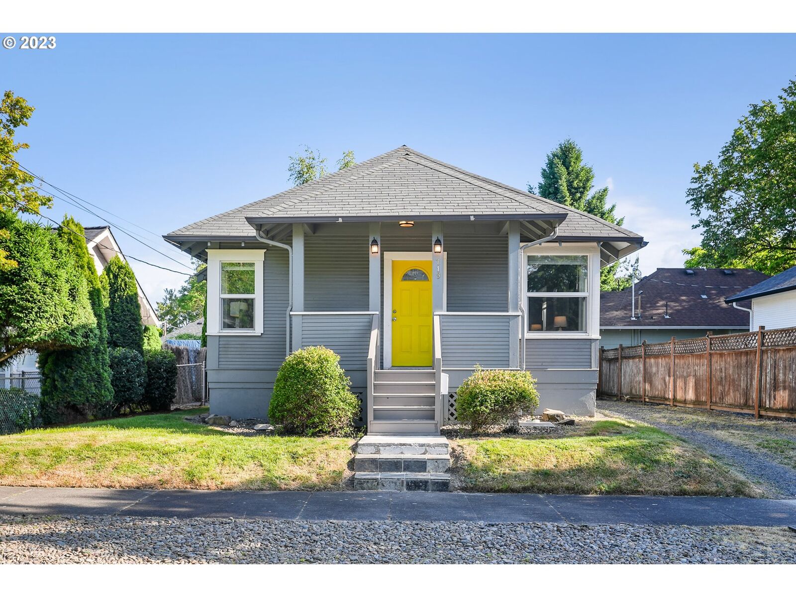 Property Photo:  719 W 23rd St  WA 98660 