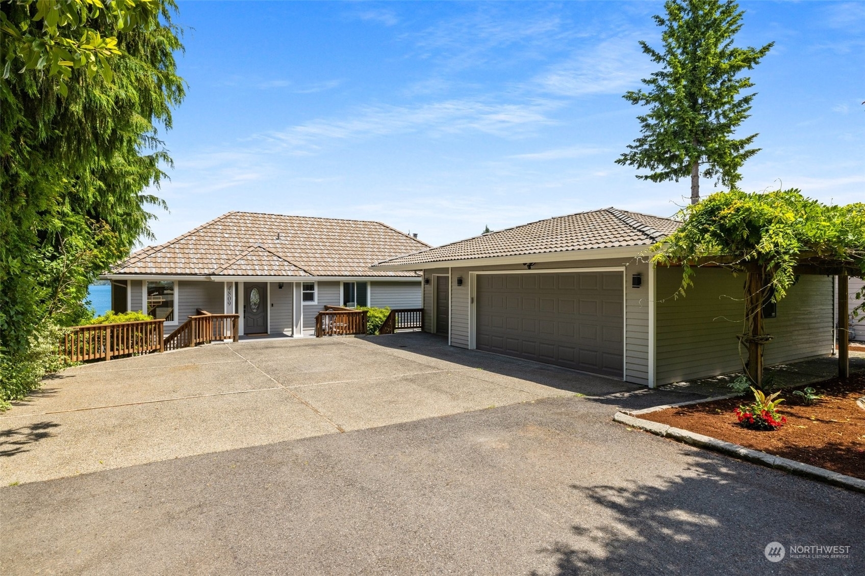 Property Photo:  4809 Lakeridge Drive E  WA 98391 