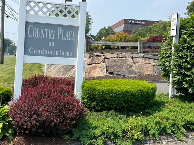 Property Photo: 106 Country Place 106 CT 06484