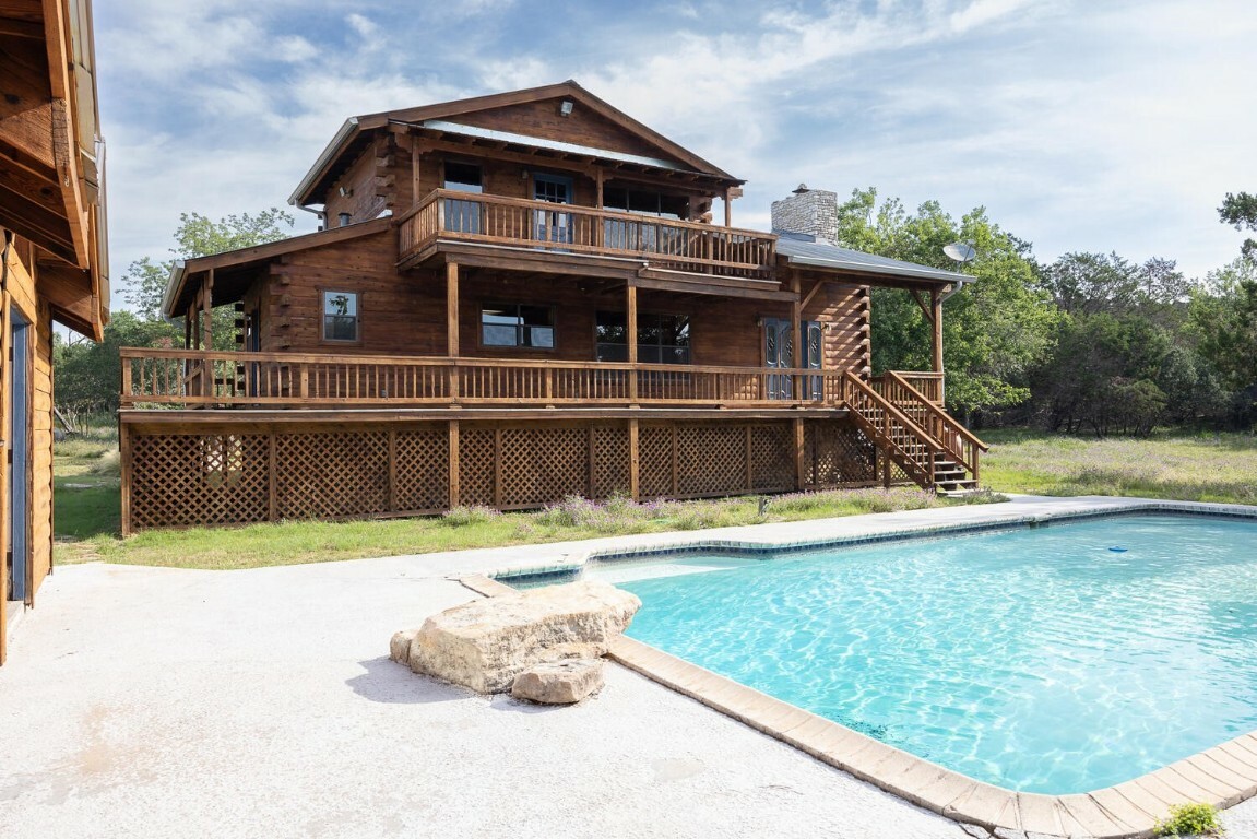 Property Photo: 845 Plainview Road TX 78676