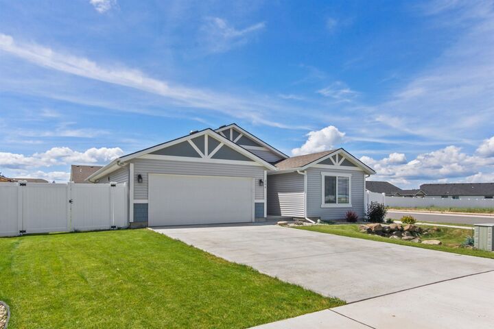 204 S Country Club Dr  Deer Park WA 99006 photo