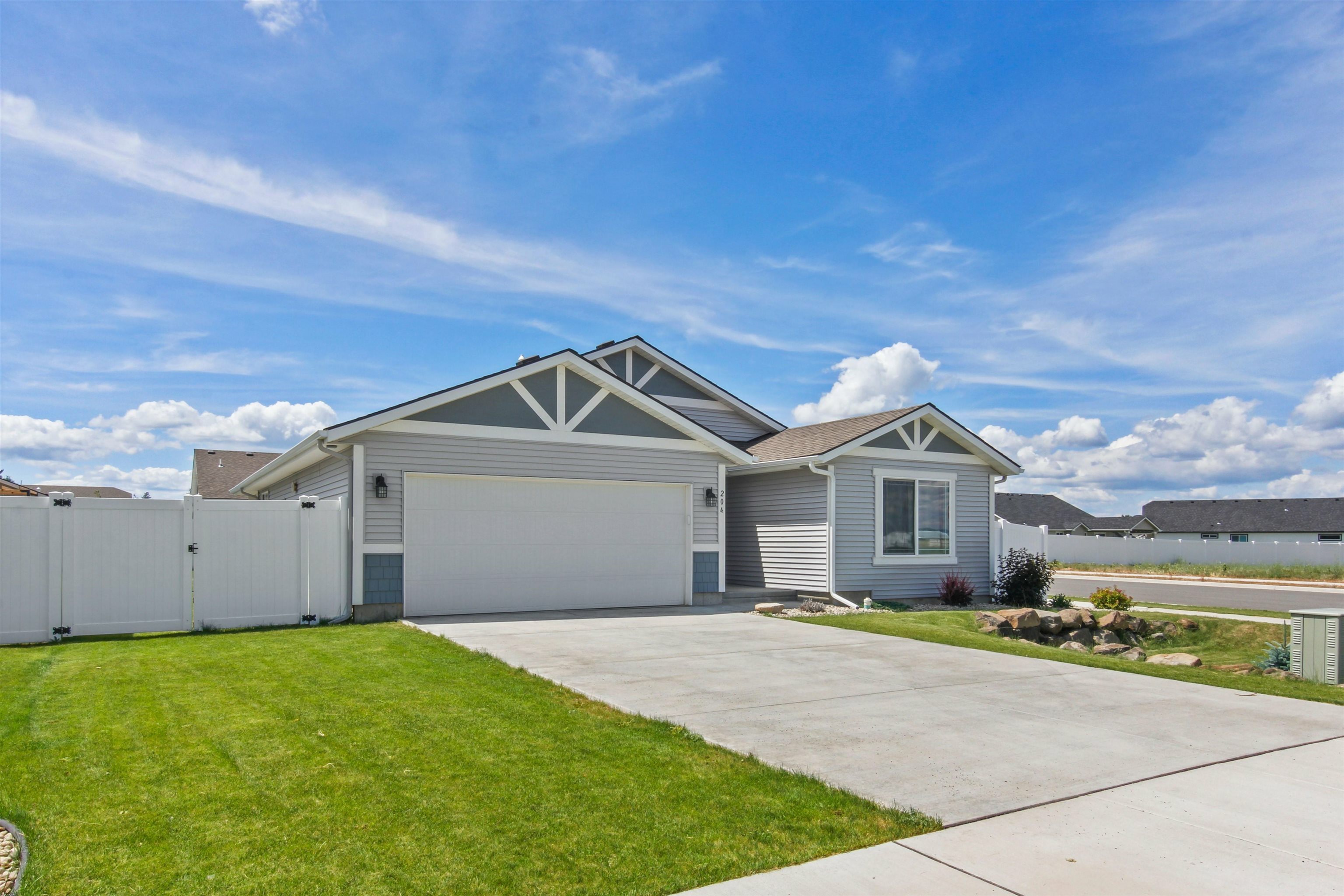 Property Photo:  204 S Country Club Dr  WA 99006 